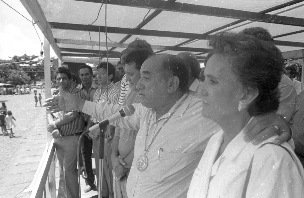 (1989) - Comemoração do 19º aniversário de Guaraí com a presença do Governador Siqueira Campos e D. Aureny - Fotos: Marcio Di Pietro