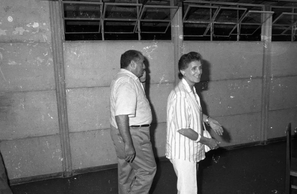 (1989) - Governador Siqueira Campos e Dona Aureny Siqueira Campos participam de comício em Bernardo Sayão-TO - Foto: Marcio Di Pietro