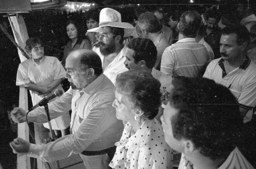 (1989) - Governador Siqueira Campos visita parque de exposição em Paraíso do Tocantins - Foto: Marcio Di Pietro
