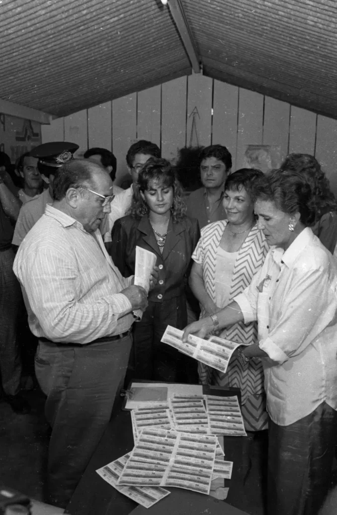 (1989) - Governador Siqueira Campos e Dona Aureny visitam a SECOM - Foto: Marcio Di Pietro