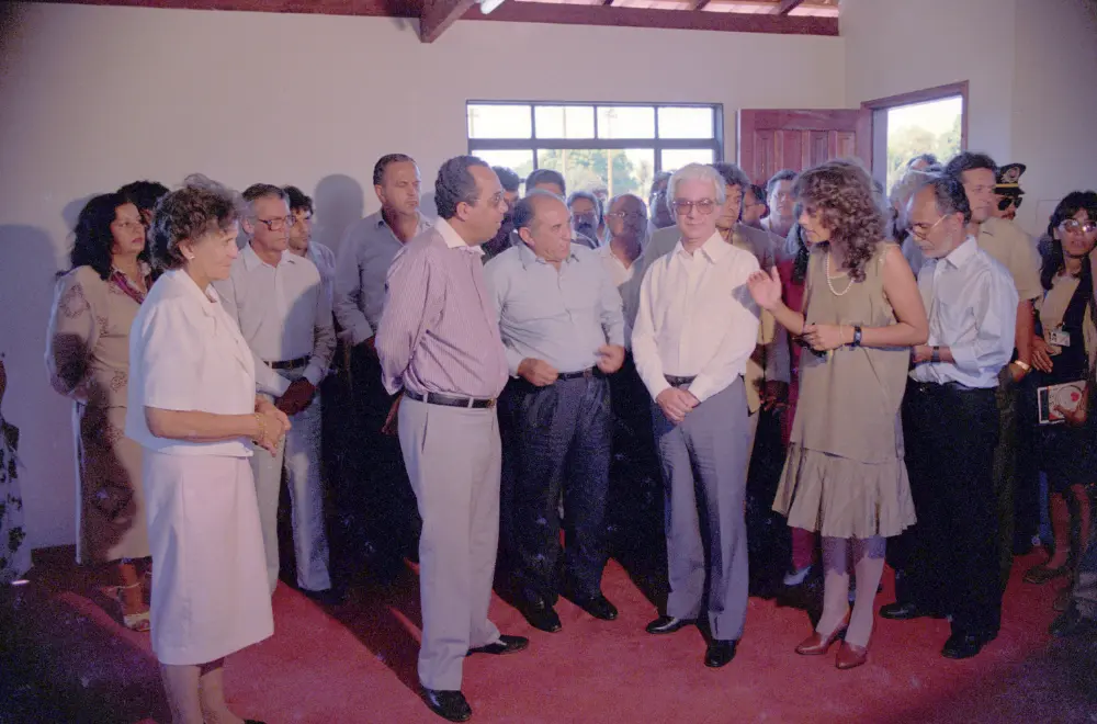 (1990) - Governador Siqueira Campos e Aureny inauguram Creche em Miracema com a presença do Ministro do Interior João Alves Filho - Foto: Marcio Di Pietro