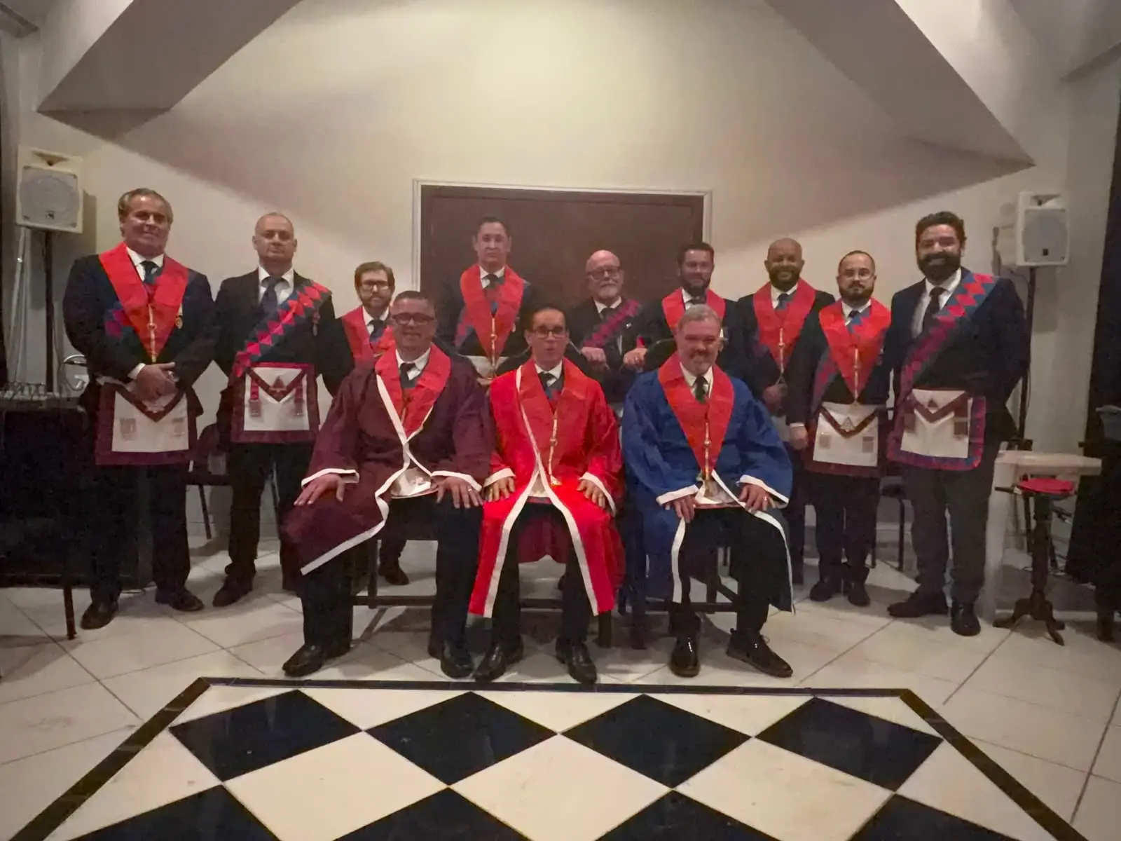Membros da ARLS Siqueira Campos nº 4.813 tomam posse em cargos no Capítulo Akhenaton nº 120 do Arco Real