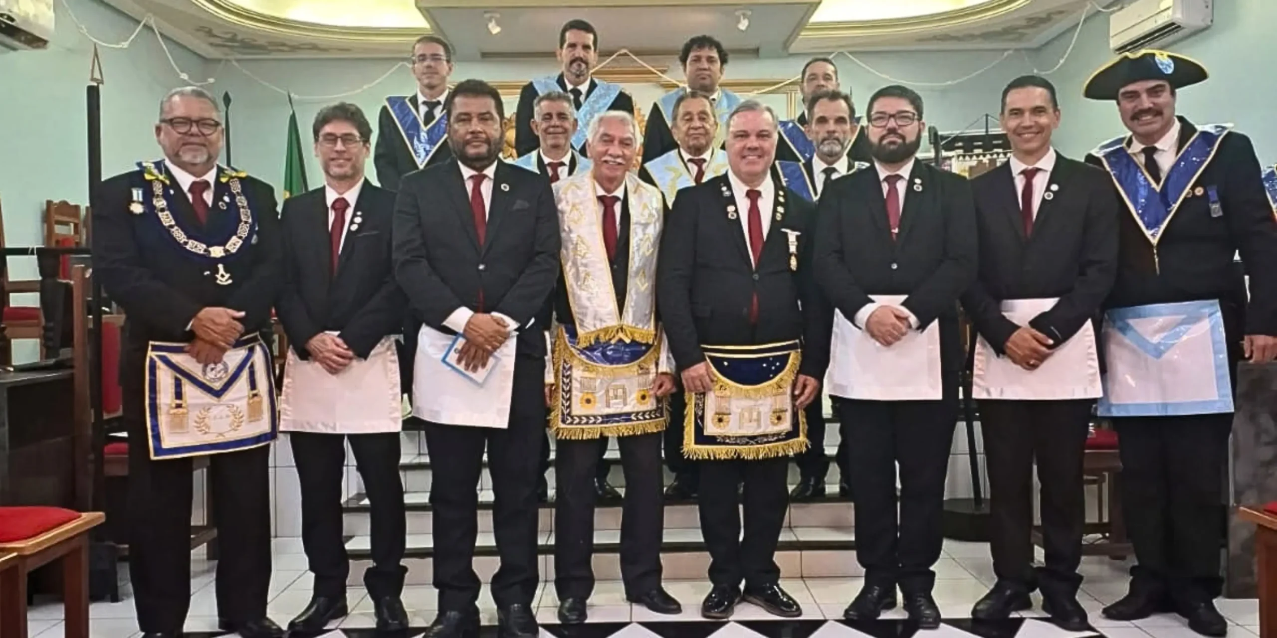 Siqueira Campos vive noite histórica com a elevação de seus primeiros filhos ao Grau de Companheiro
